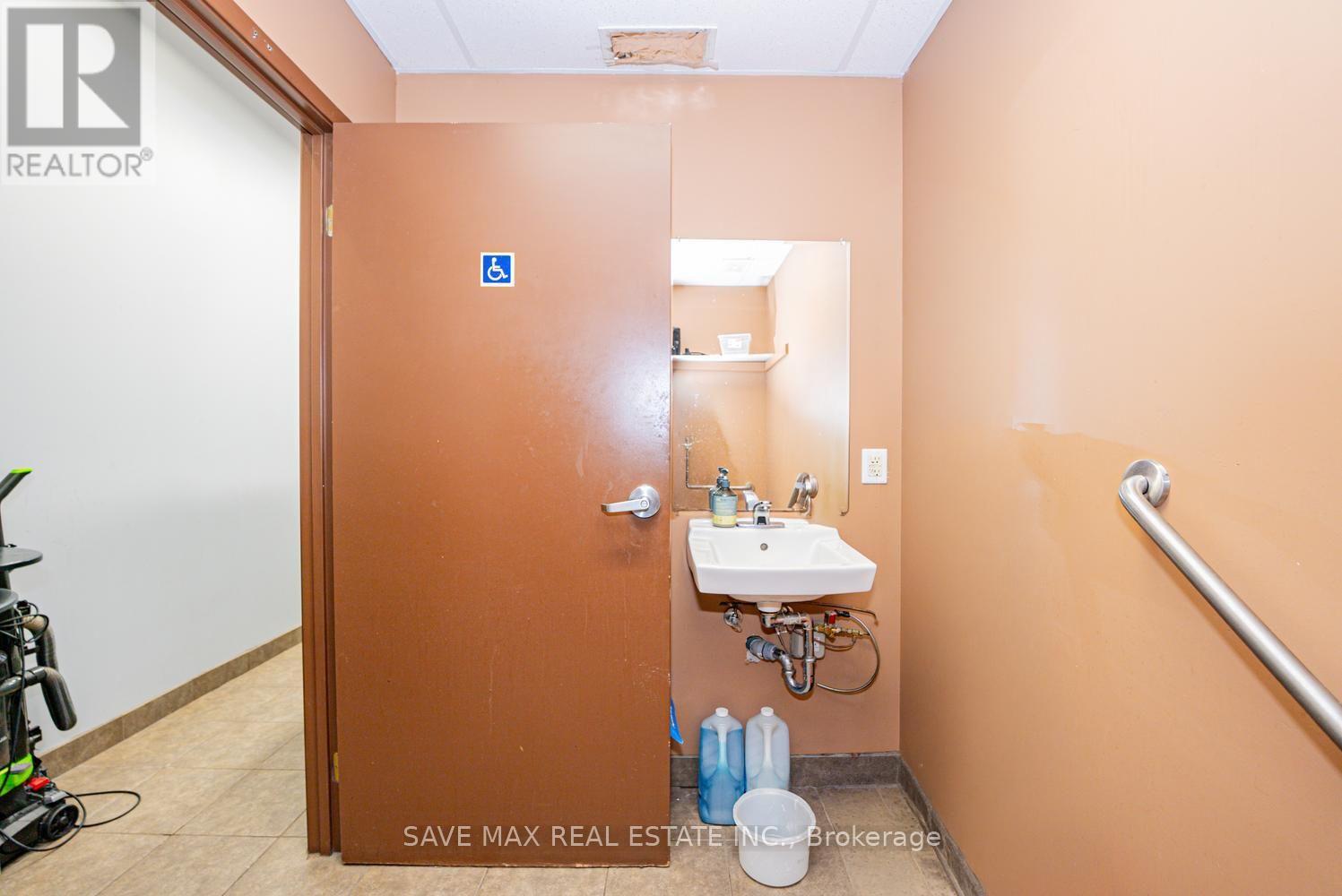 2525 Prince Michael Drive — photo 26