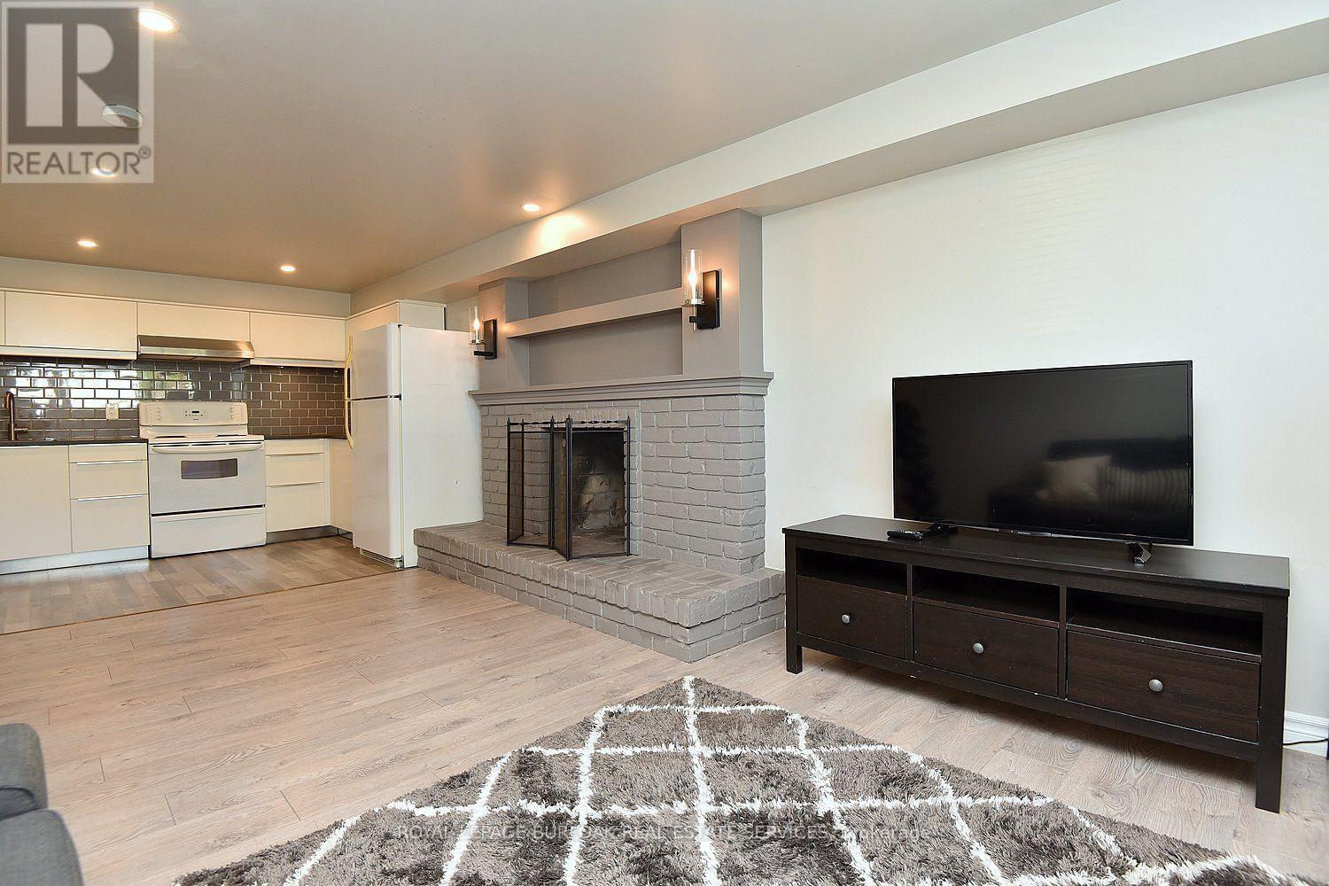 699 CASTLEGUARD CRESCENT - 39