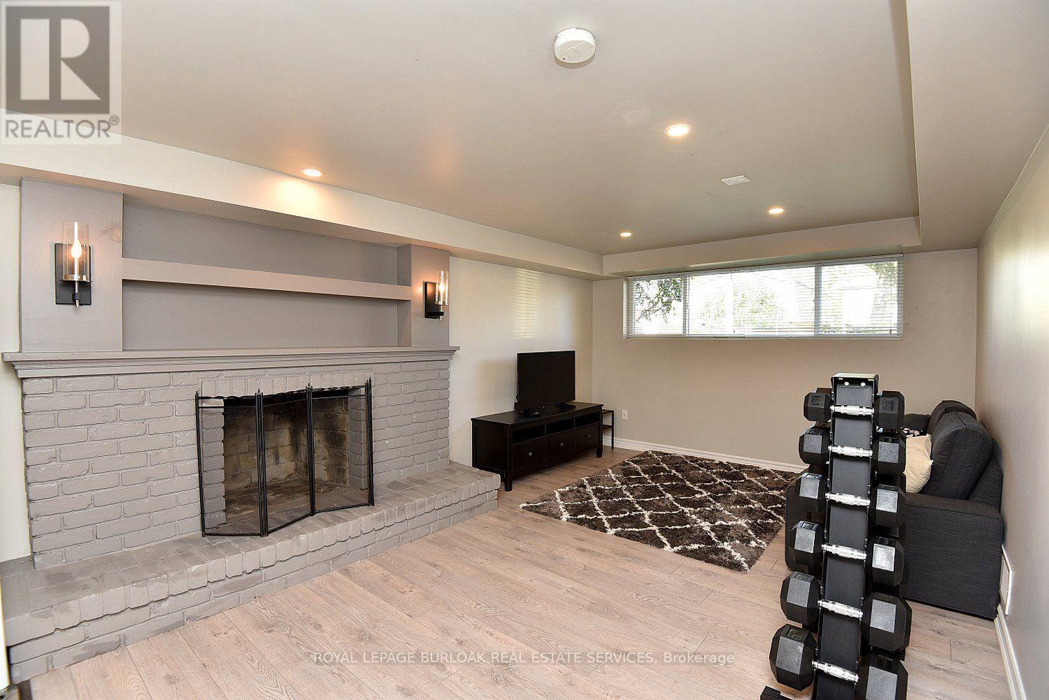699 CASTLEGUARD CRESCENT - 41