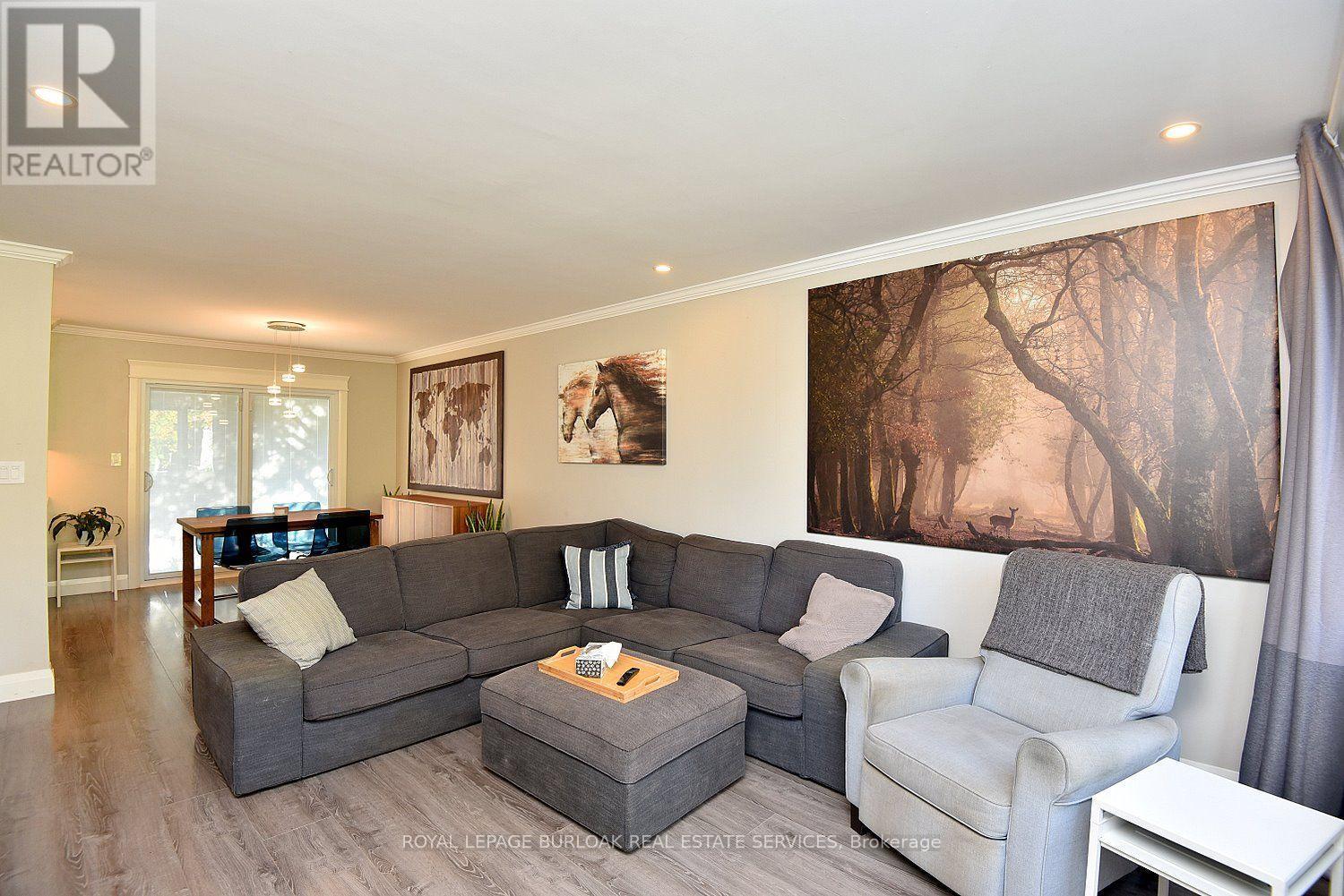 Photo of 699 CASTLEGUARD CRESCENT
