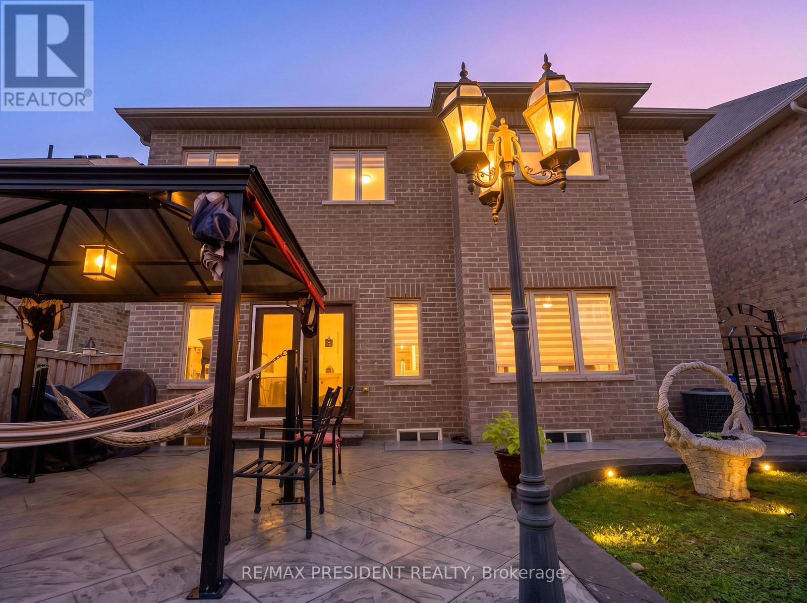 16 Canary Close, Brampton, ON photo 2