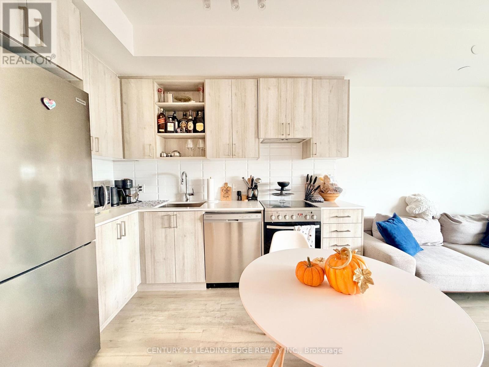 50 George Butchart Drive — photo 7