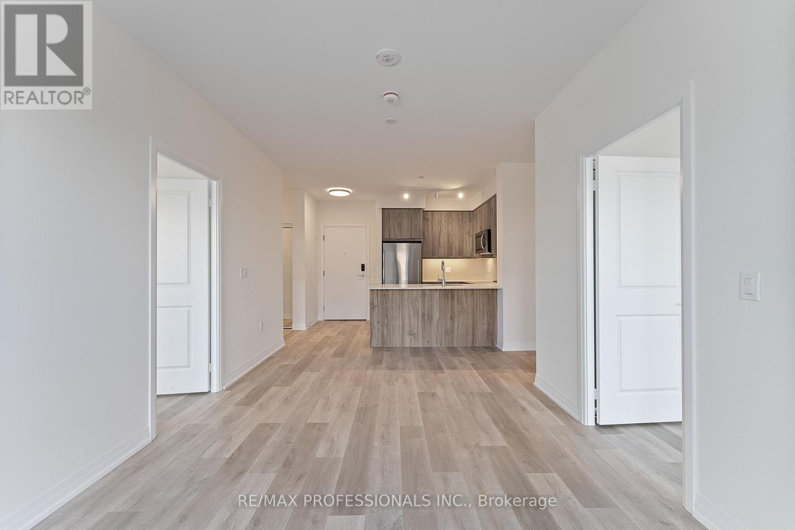 15 Watergarden Drive — photo 19