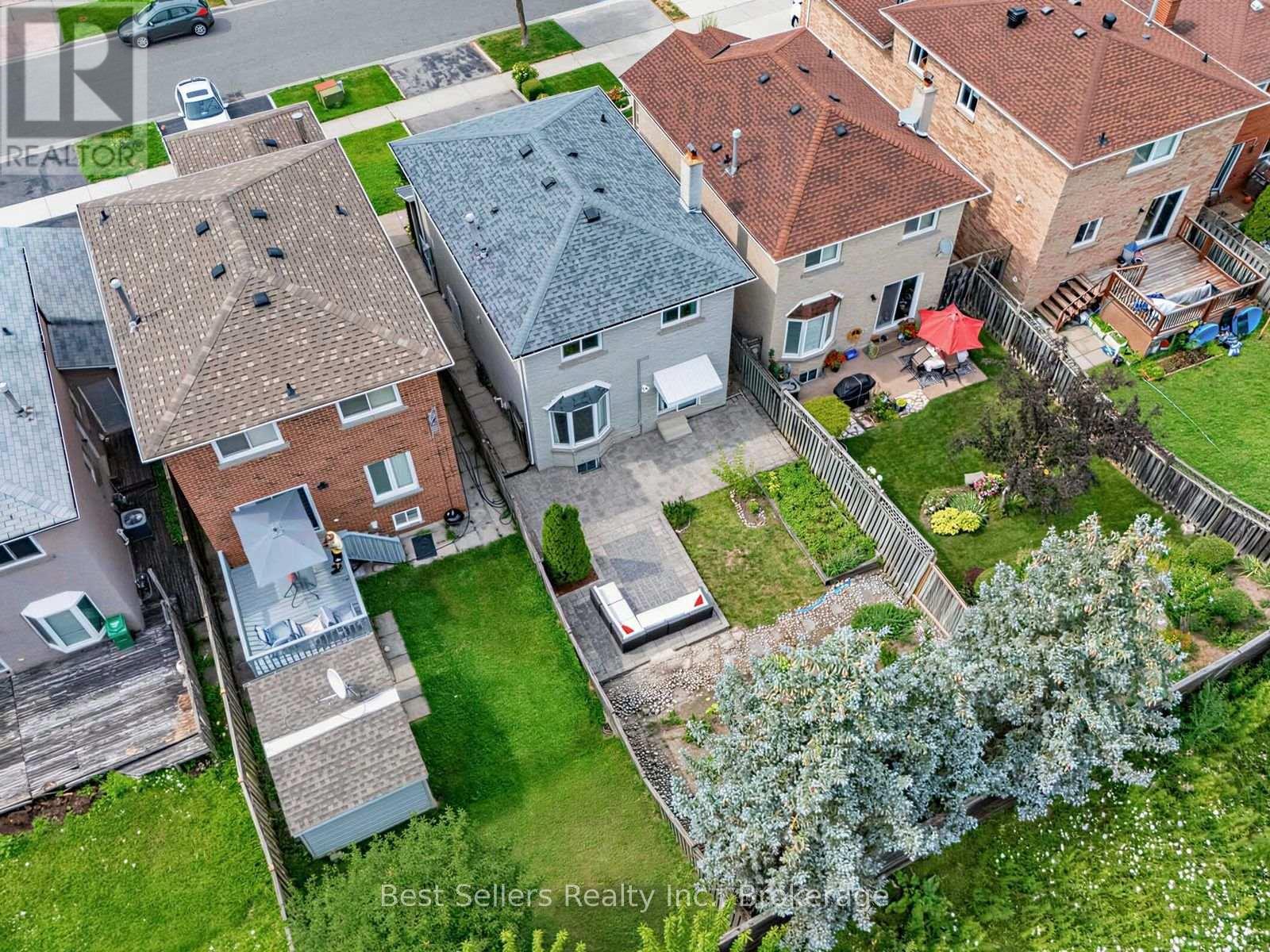234 Lech Walesa Drive — photo 33
