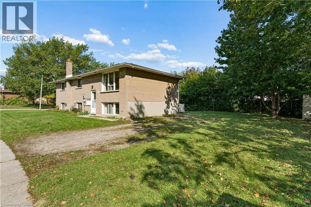 530 GLEN FORREST Boulevard — photo 3