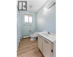 4pc Bathroom - 530 Glen Forrest Boulevard, Waterloo, ON N2L4J1 Photo 13