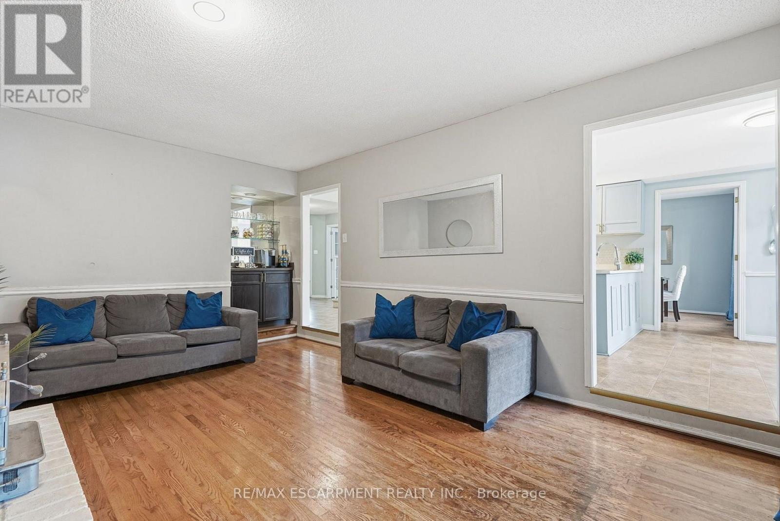 18 Rowntree Drive, Hamilton, ON photo 6