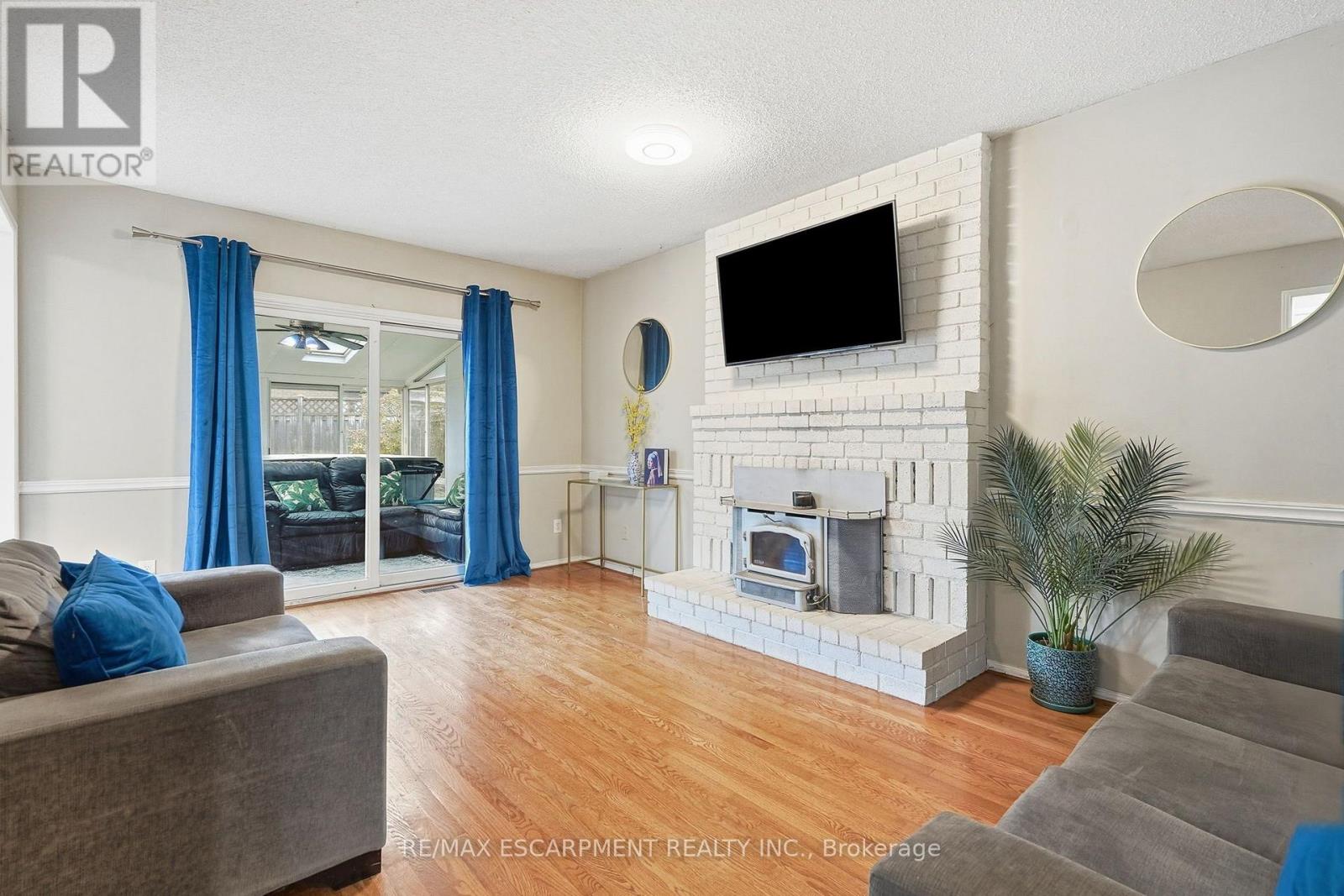 18 Rowntree Drive, Hamilton, ON photo 7