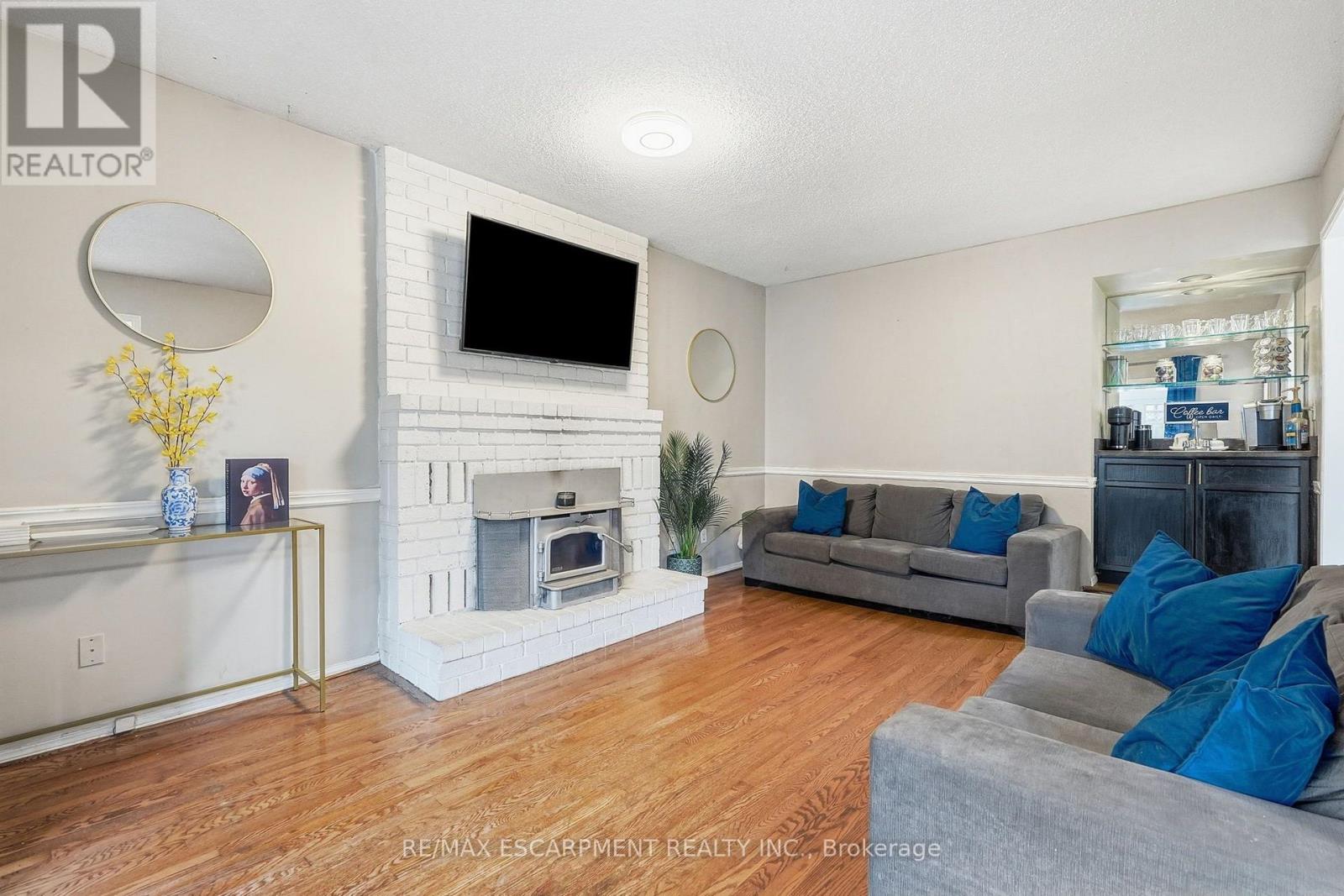 18 Rowntree Drive, Hamilton, ON photo 9