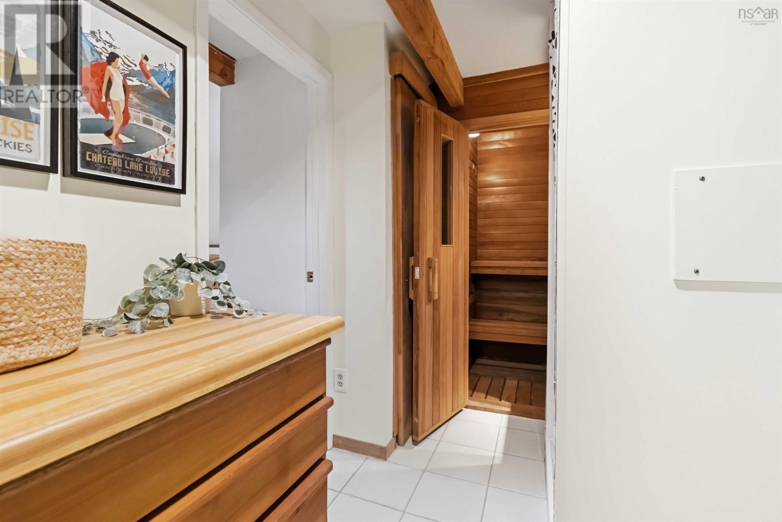 4 Lynn Road - 34