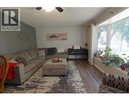 4pc Bathroom - 5408 45 Avenue, Taber, AB T1G1C3 Photo 10