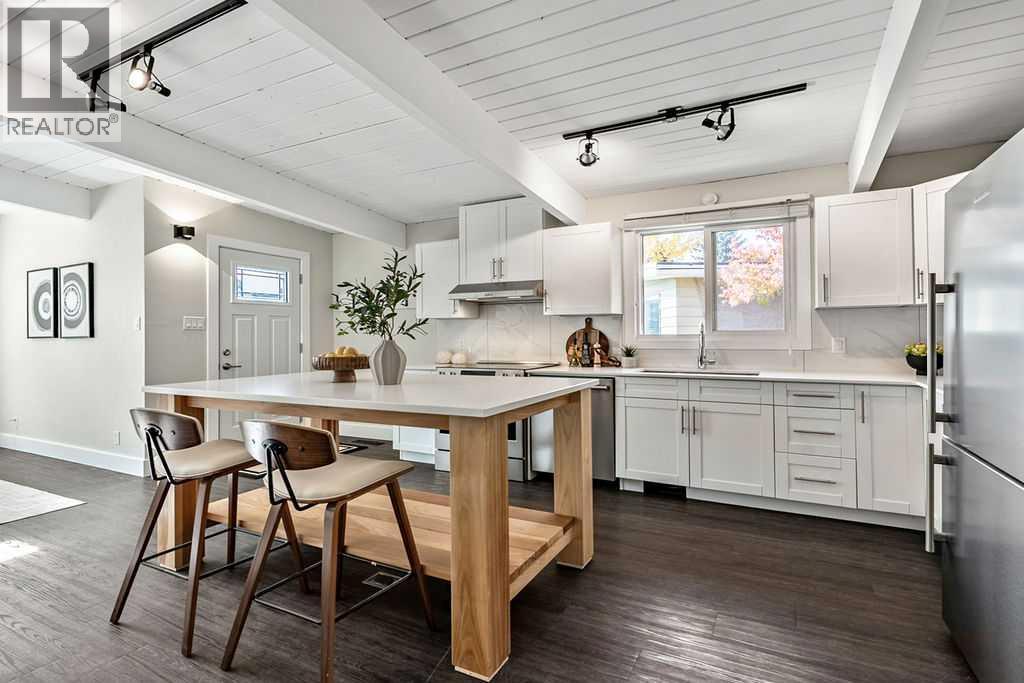4421 Vissar Crescent NW - 6