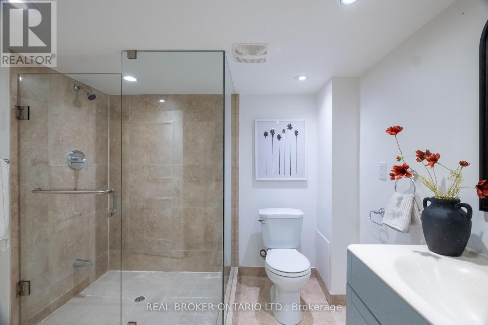 550 MILVERTON BOULEVARD - 19