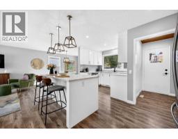 Bedroom - 11219 Braniff Road Sw, Calgary, AB T2W1C4 Photo 11