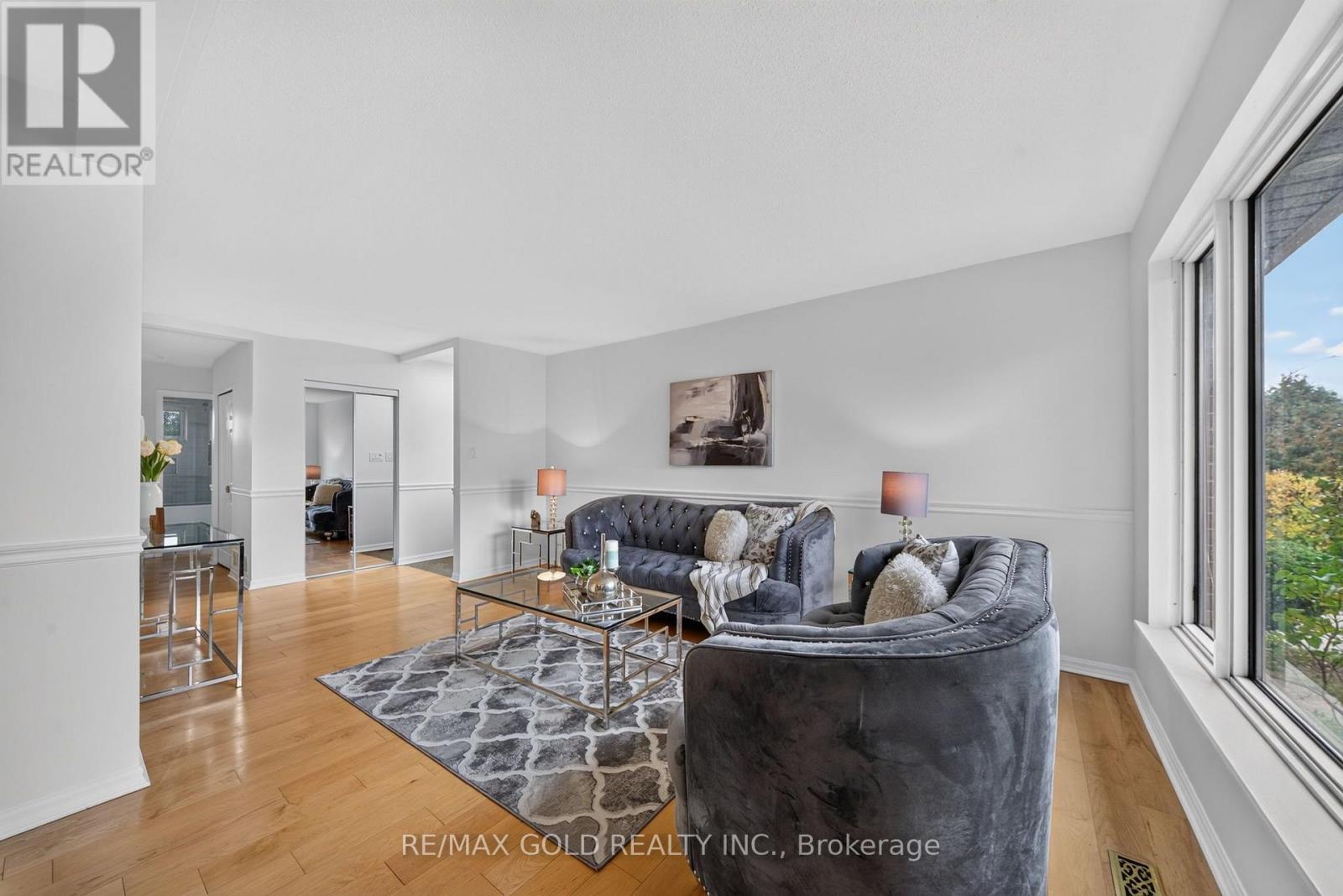722 Balmoral Drive, Brampton, ON photo 9