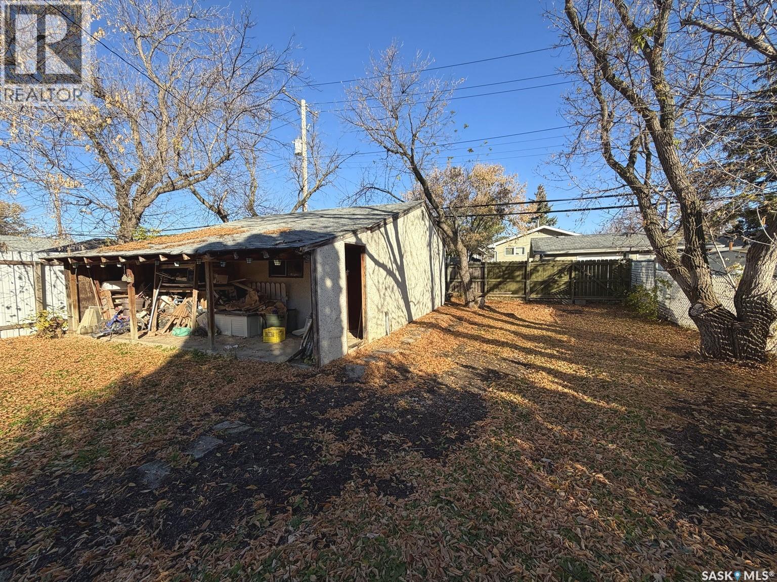 630 ABERDEEN CRESCENT - 3