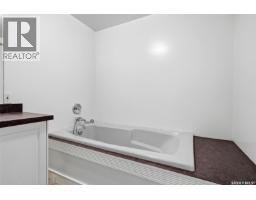98 Read Avenue, Regina, SK S4T6P8 Photo 30