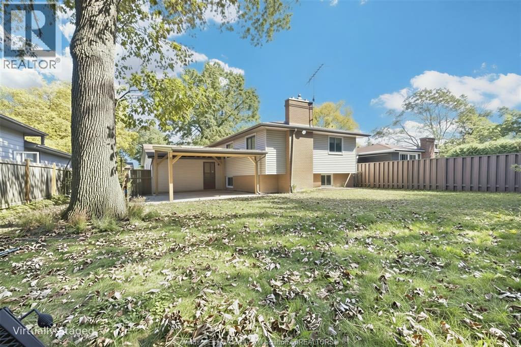 1367 ISABELLE PLACE - 28