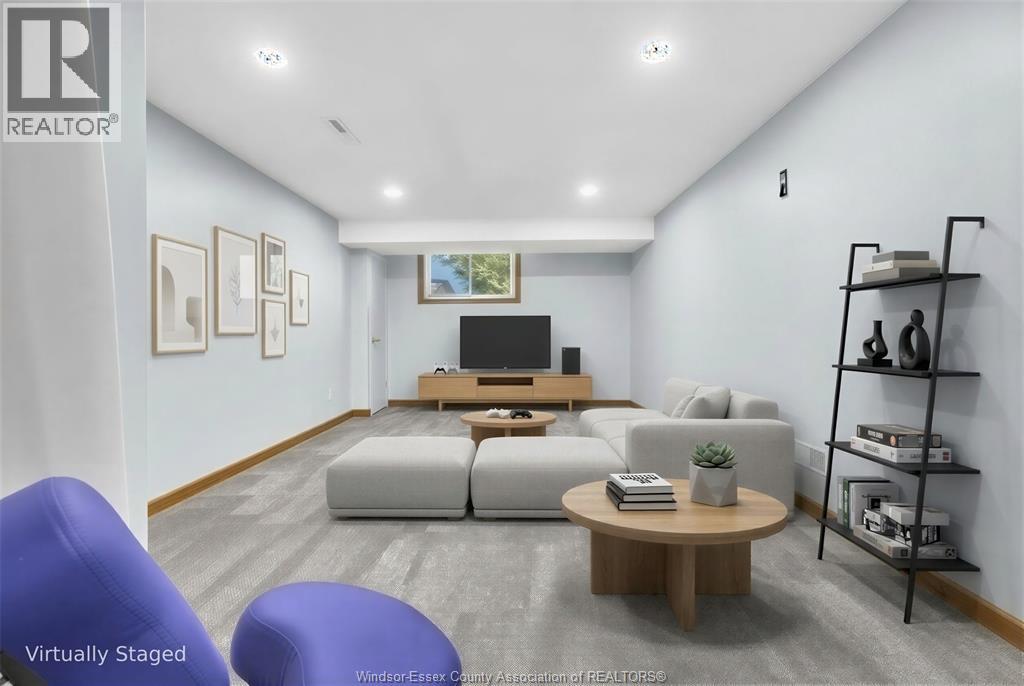 1367 ISABELLE PLACE - 22