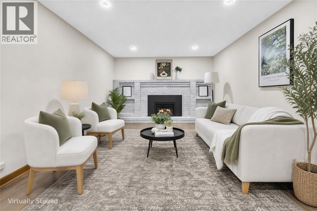 1367 ISABELLE PLACE - 19