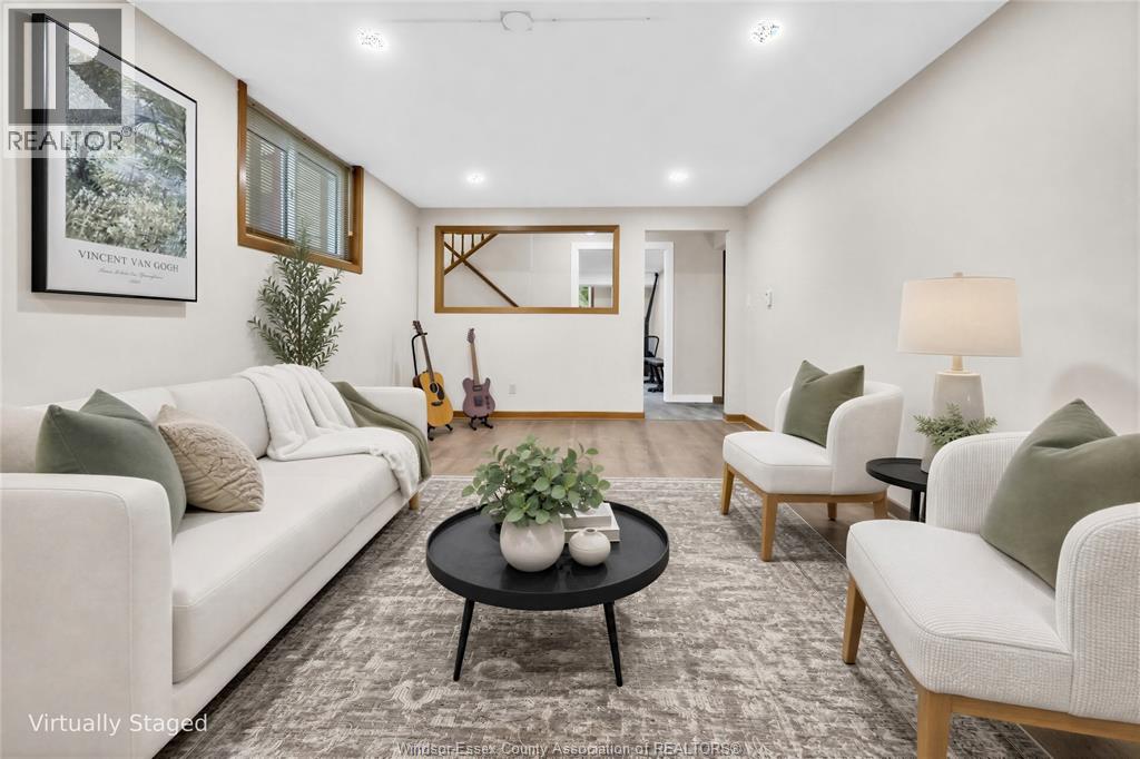 1367 ISABELLE PLACE - 21