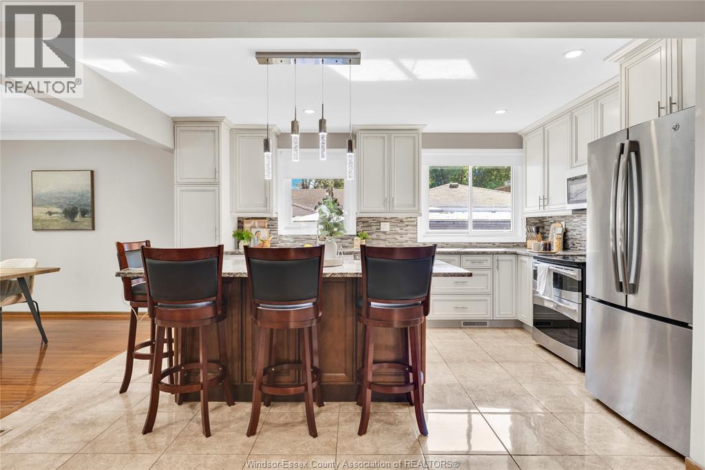 1367 ISABELLE PLACE - 10