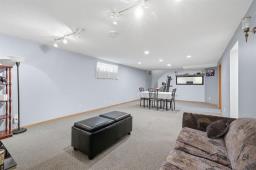 109 Kirkham Bay, Winnipeg, MB R2V4J5 Photo 24