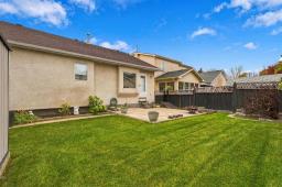 109 Kirkham Bay, Winnipeg, MB R2V4J5 Photo 31
