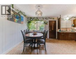 Living room - 651 Richter Street, Kelowna, BC V1Y2J6 Photo 10