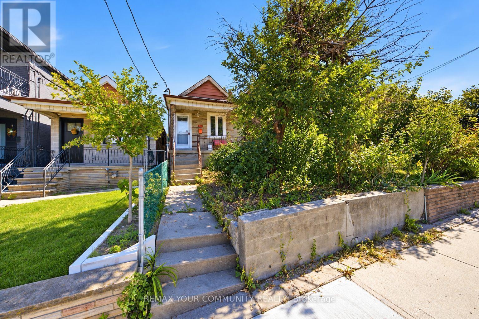 Photo of 279 McRoberts Avenue