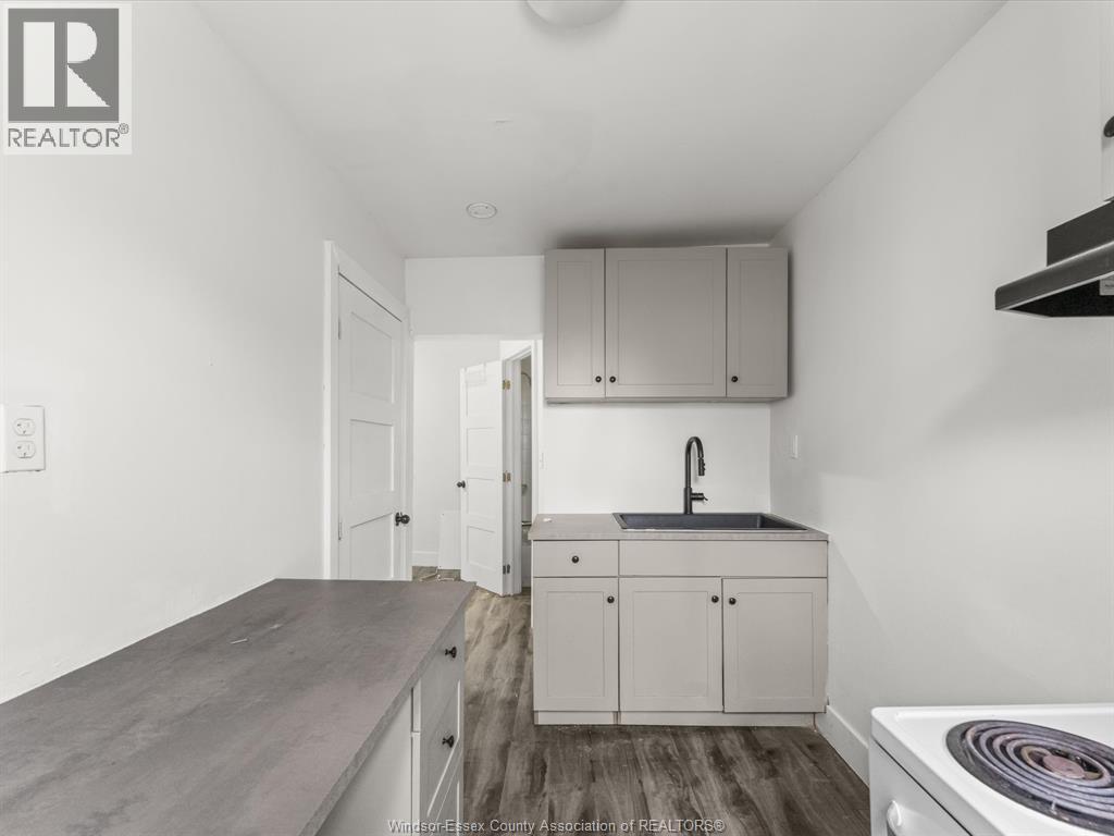 446 Wyandotte Street West — photo 22