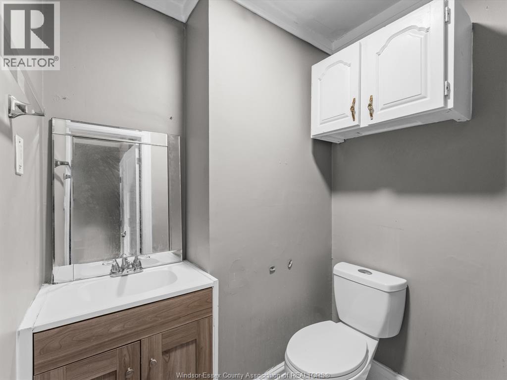 446 Wyandotte Street West — photo 30