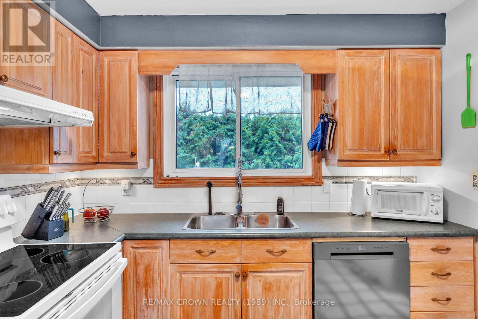 19 KNOX COURT, North Bay (Ferris) — photo 5