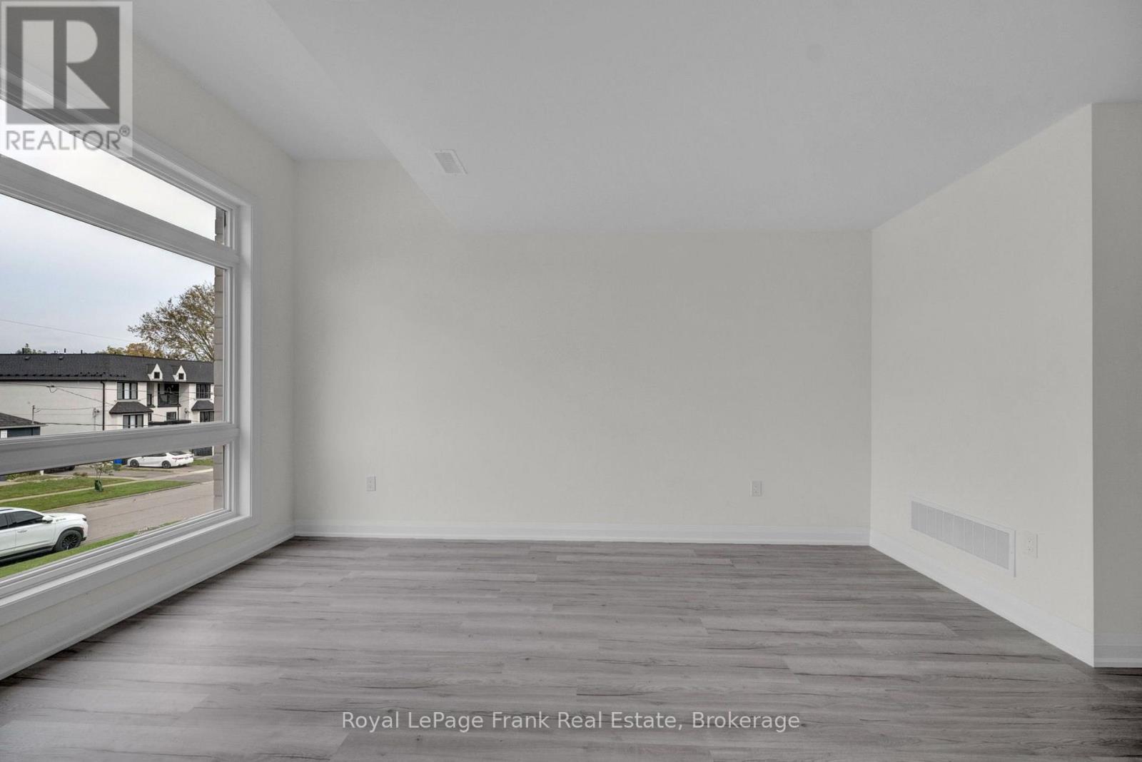 323 Anderson Avenue — photo 26