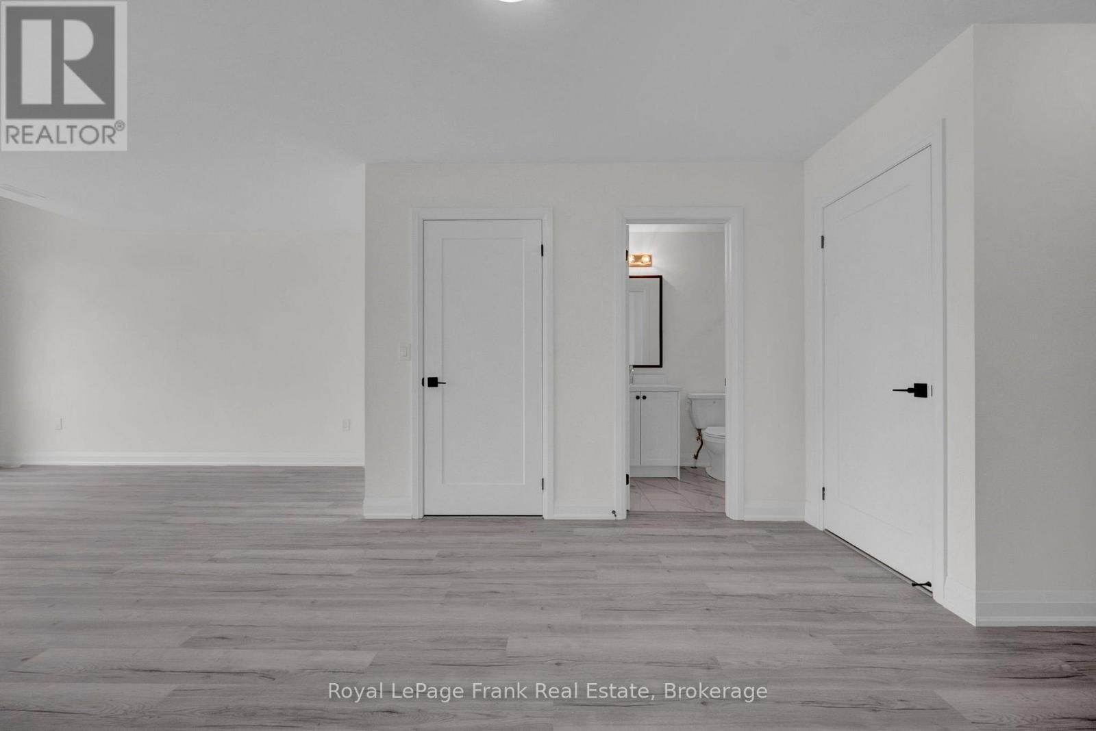 323 Anderson Avenue — photo 27