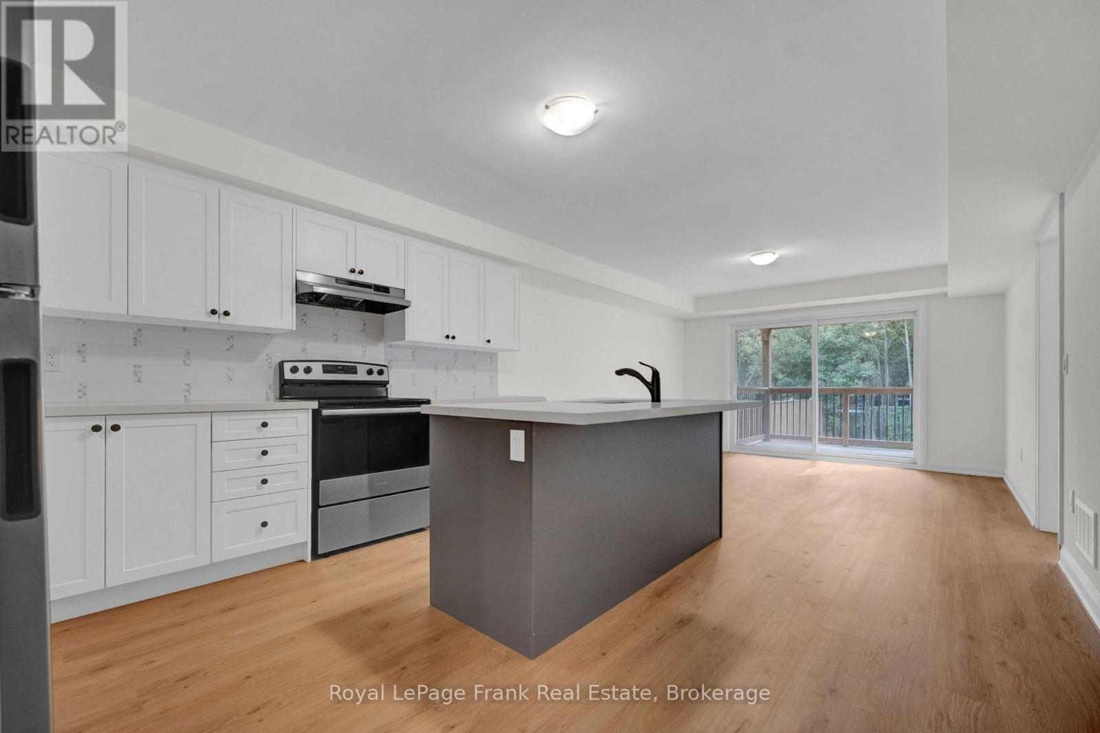 323 Anderson Avenue — photo 7