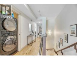 202, 814 Memorial Drive NW - photo 18