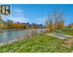 202, 814 Memorial Drive NW - photo 31