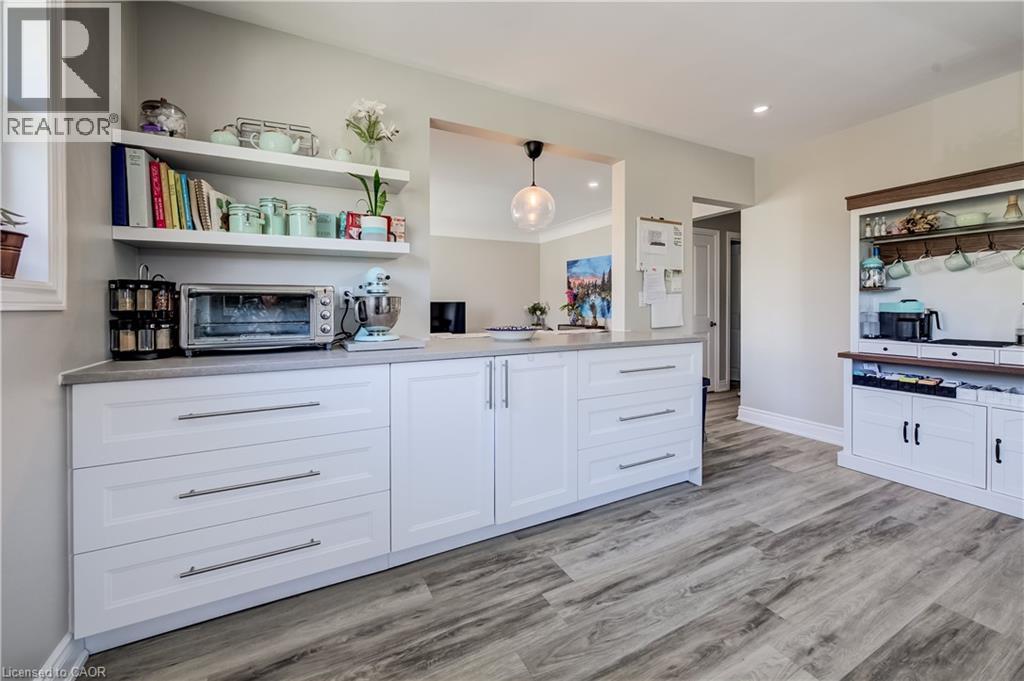 283 BECKER Street, Kitchener — photo 10