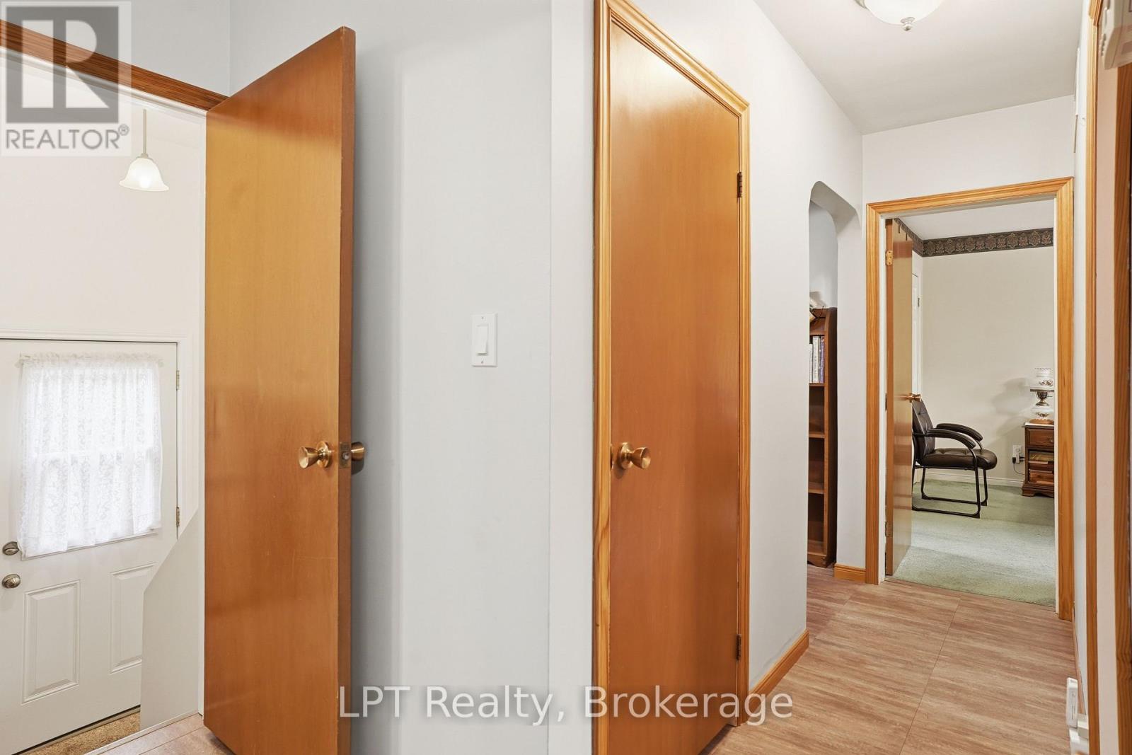 463 Frank Street — photo 15