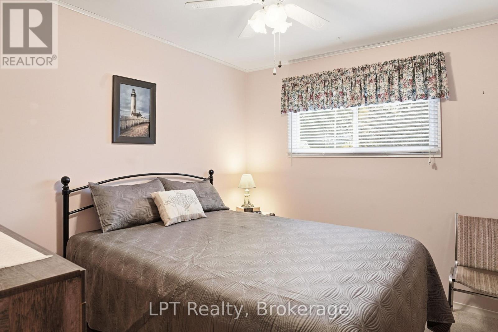 463 Frank Street — photo 16