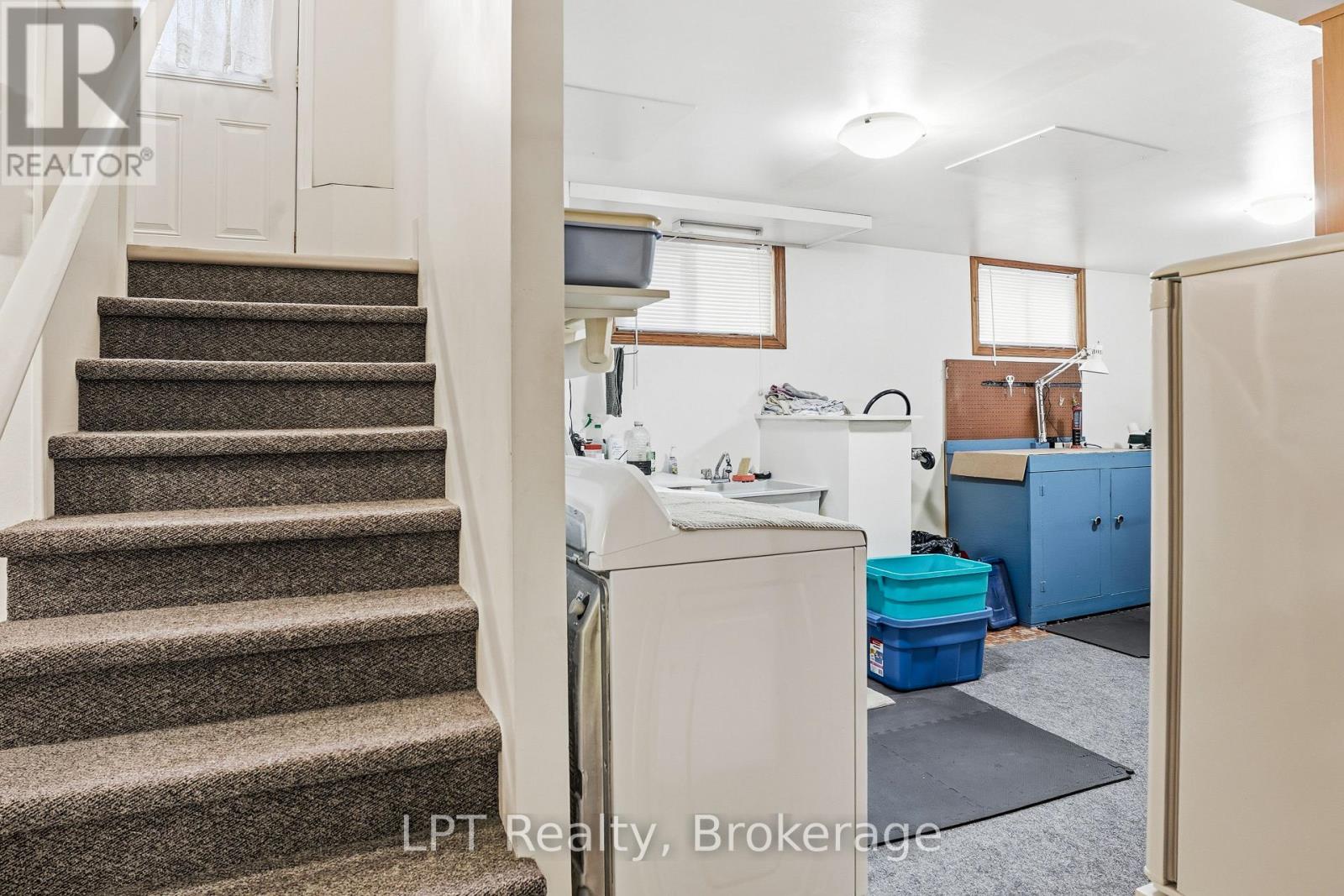 463 Frank Street — photo 25