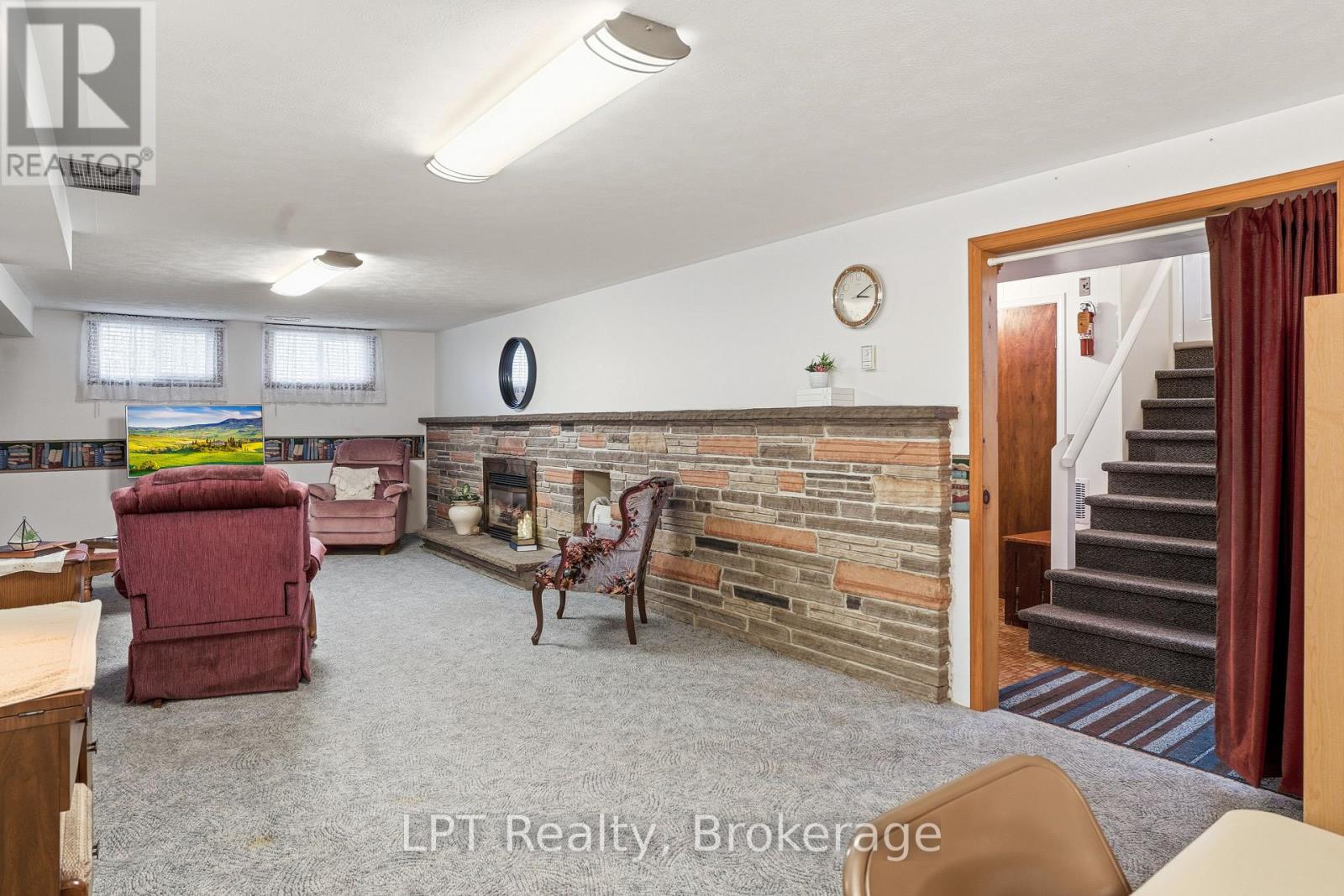 463 Frank Street — photo 33