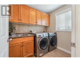 Bathroom - 641 Grange Road, Guelph, ON N1E7K7 Photo 19