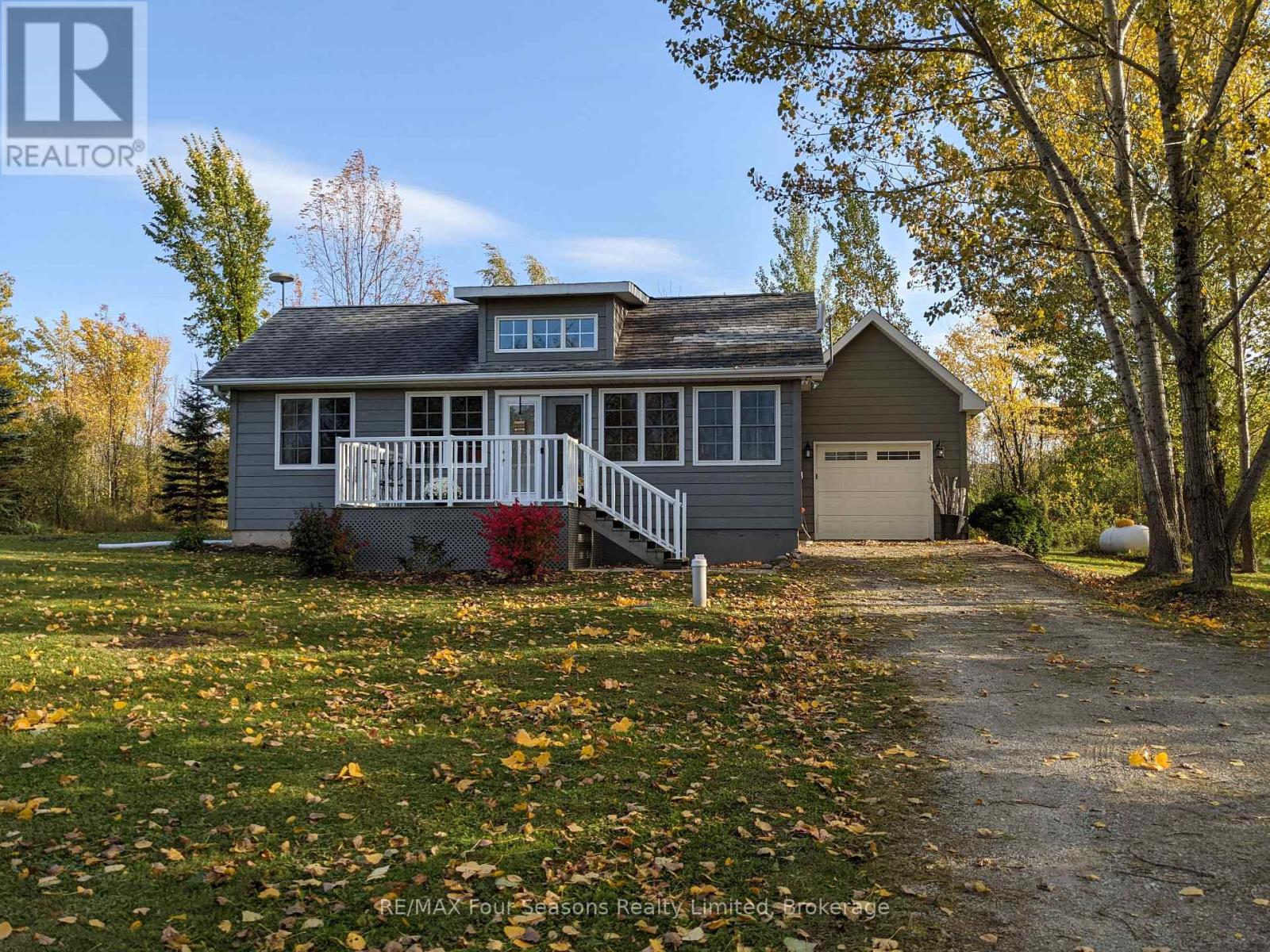 103 ROBERTSON AVENUE, Meaford — photo 2