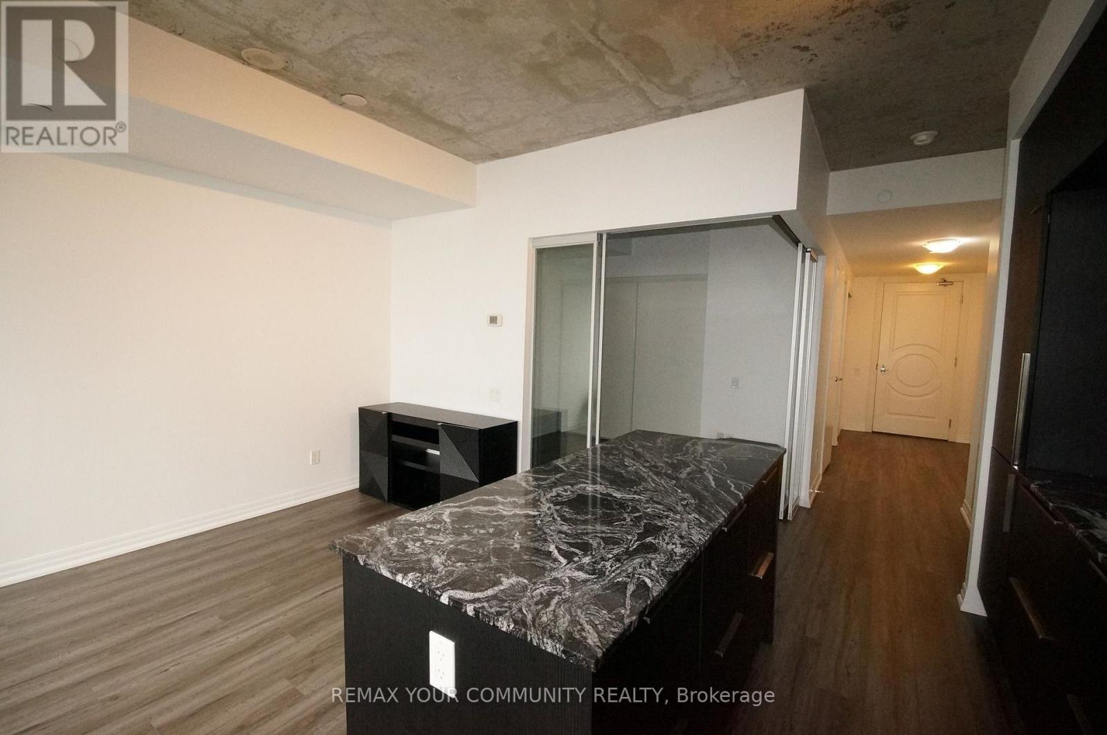 88 Blue Jays Way — photo 18