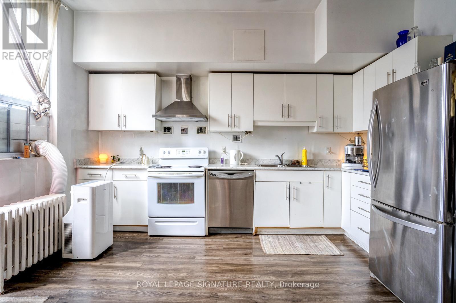 UPPER/REAR - 926 KING STREET W, Toronto (Niagara) — photo 3