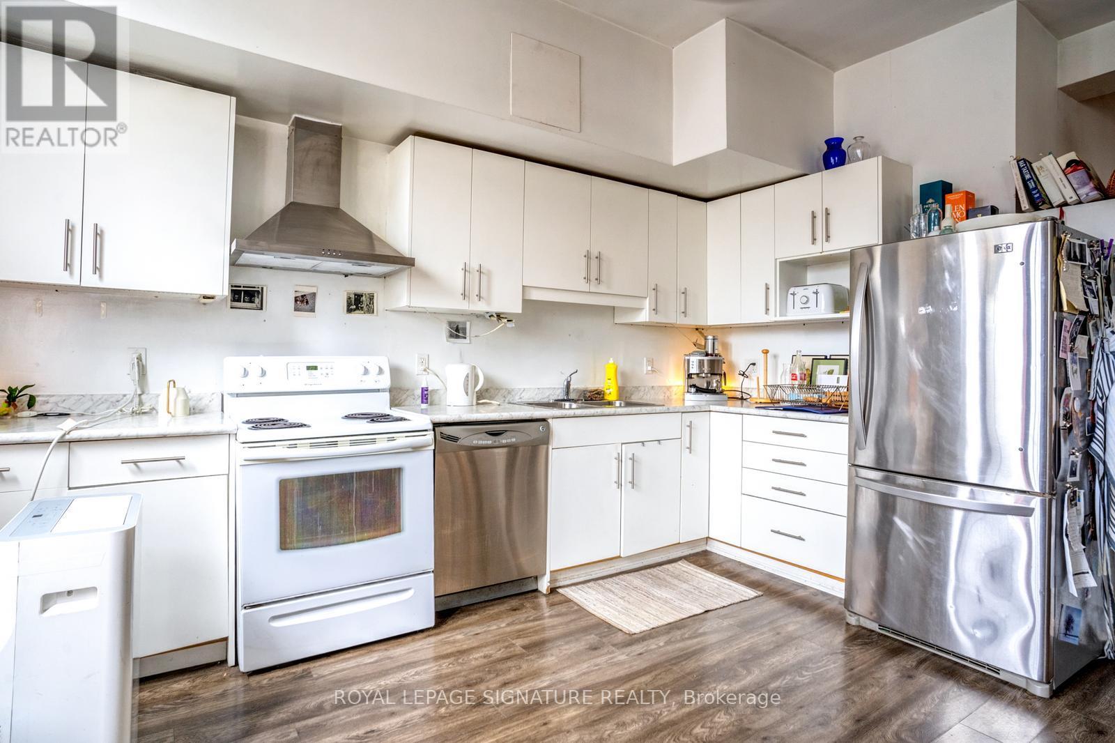 UPPER/REAR - 926 KING STREET W, Toronto (Niagara) — photo 4
