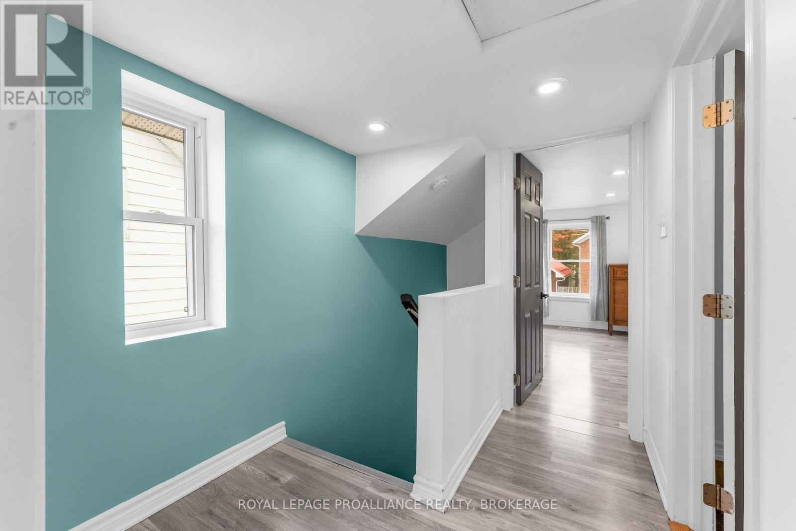 262 BROCK STREET - 22