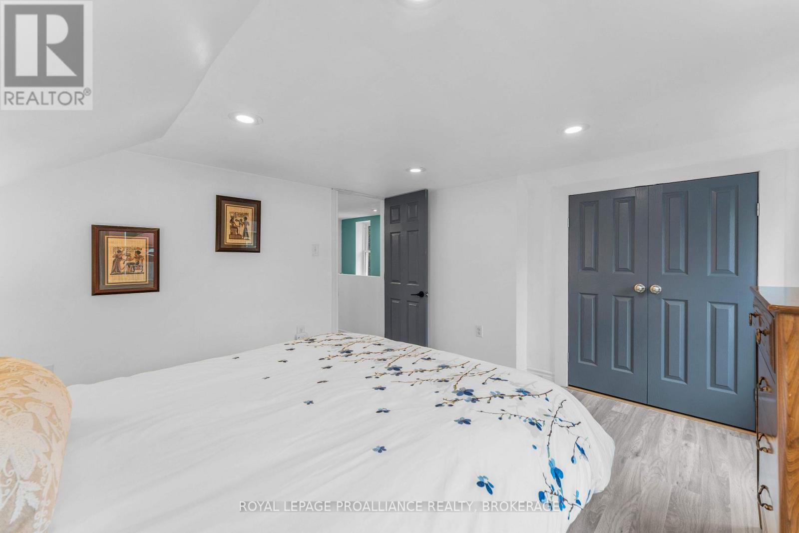 262 BROCK STREET - 24